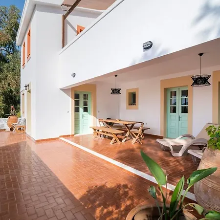 Vilă Panagiota, Pefkos